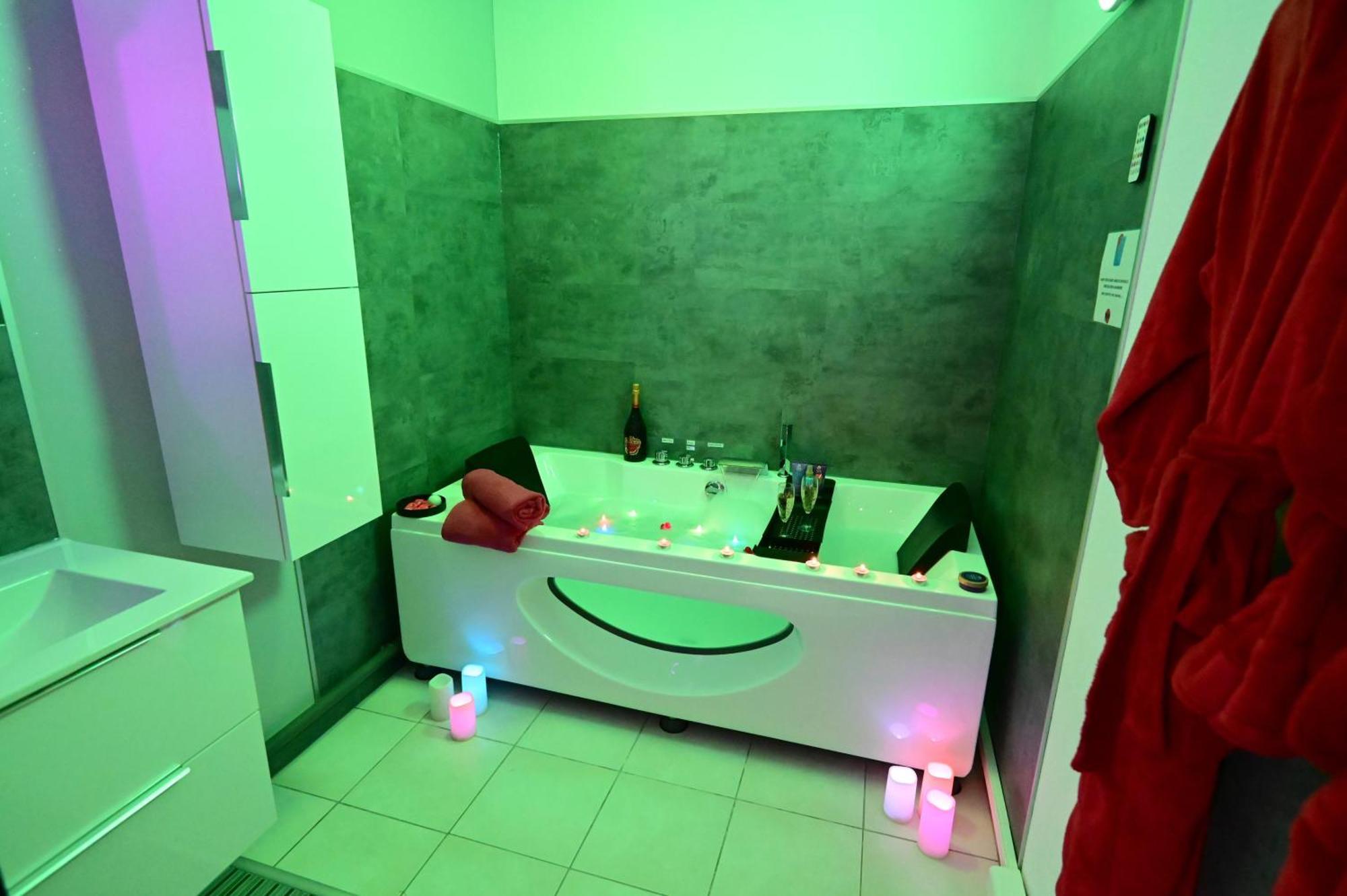 Love Room A Deux Pas De L'Ocean Avec Hammam, Sauna Et Bain A 2 :-) Біскарросс Екстер'єр фото